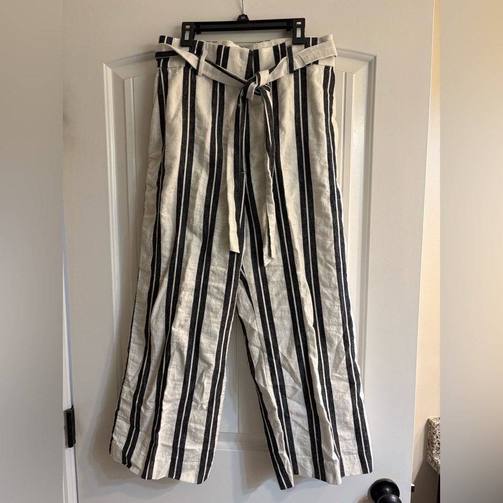 ▪️H&M Black & White Striped Pants